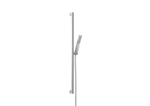 Brauseset von Hansgrohe mit vertikaler Brausestange. Die Handbrause ist mit einem flexiblen Schlauch verbunden und hat ein modernes Design in Chromfinish.